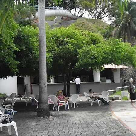 Hotel y Parque Acuatico Agua Sol Alegria-2