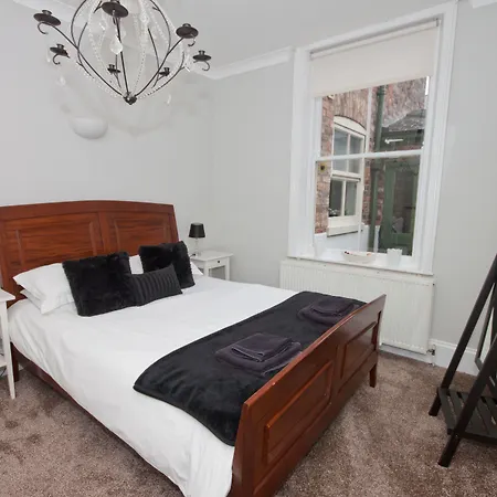 Goodramgate Apartments-3