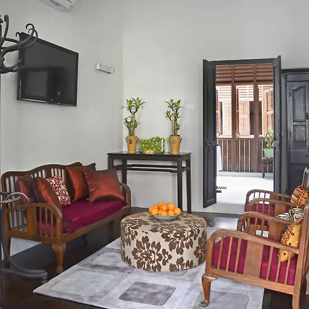 Noordin Mews-3