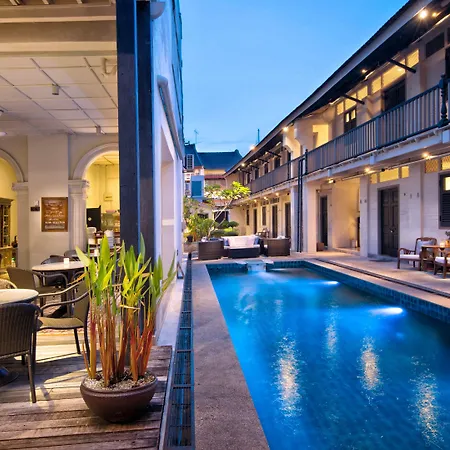 Noordin Mews-2