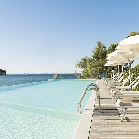 Crvena Luka Resort-3