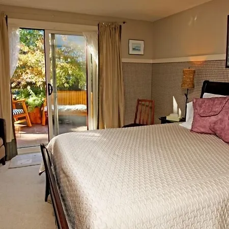 Buffaloberry Bed & Breakfast-2