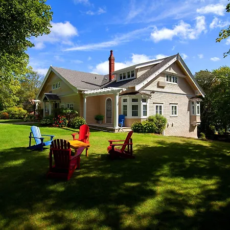 Leaside Manor-3