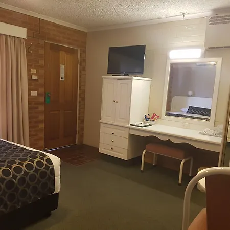 Cousins Motor Inn-3
