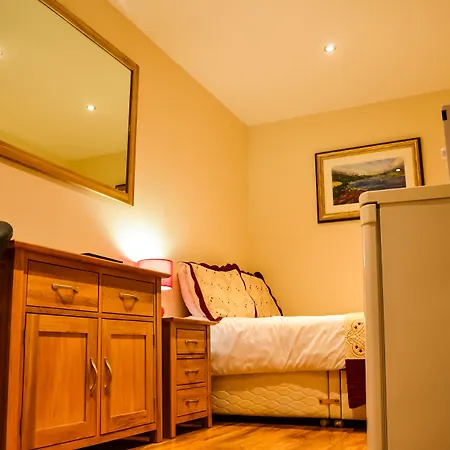 Edinburgh City Suites-3