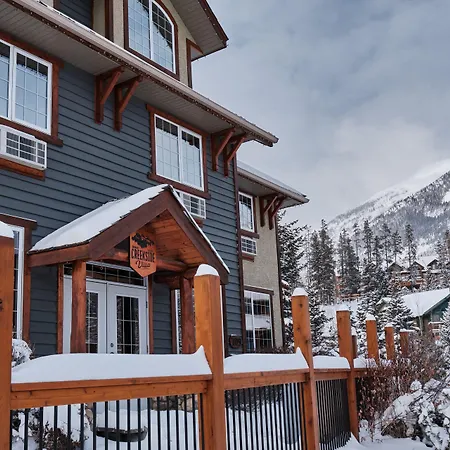 Creekside Villa-2