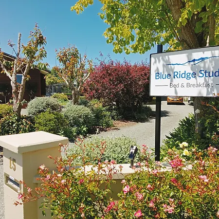 Blue Ridge Studios And Bed & Breakfast-3