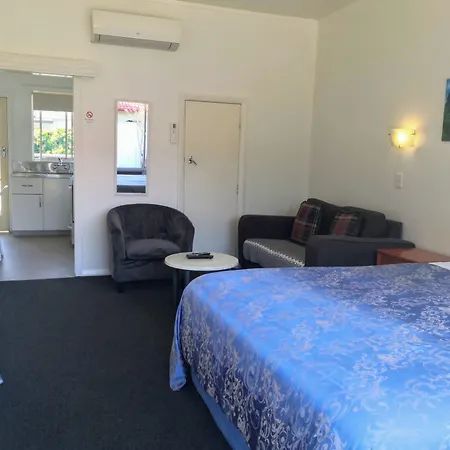 Cambrian Lodge Motel-2
