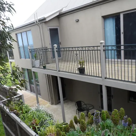 Swan Lake Guest House-3