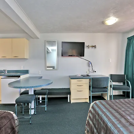 Edgewater Motor Lodge-2