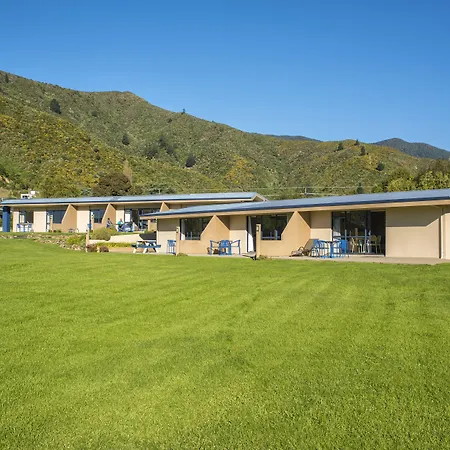 Bay Vista Waterfront Motel-2