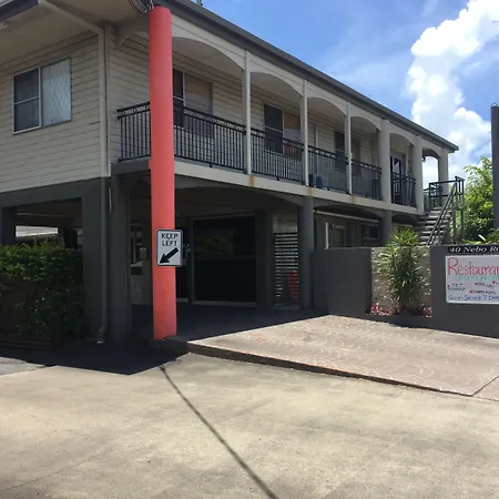 Country Plaza Motor Inn-3