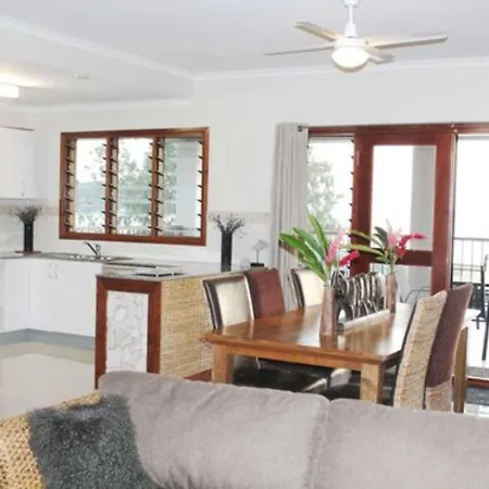 Vanuatu Beachfront Apartments-2