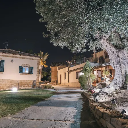 Villa La Lumia B&B Suites&Apartments-2