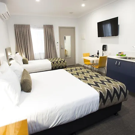 Altitude Motel Apartments-3