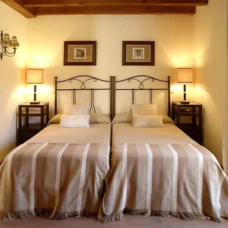 Hotel Ribera Del Corneja-3
