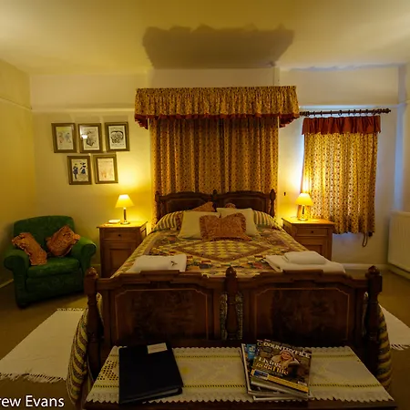 Lea House Bed And Breakfast-3