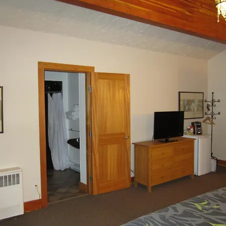 The Lodge At Skeena Landing-2