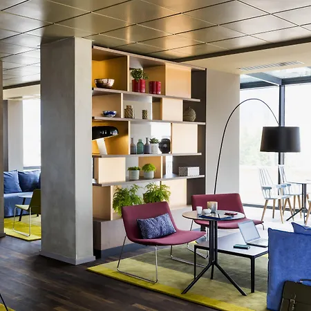 Okko Hotels Paris Rueil-Malmaison-3