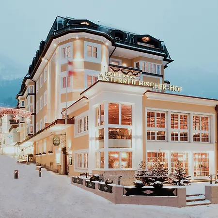 Österreichischer Hof-im Bademantel direkt in die Alpentherme-2