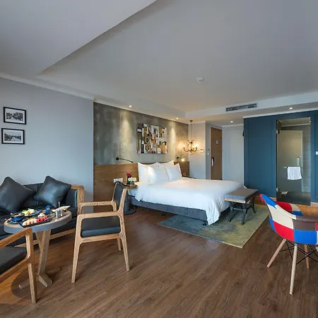 Bespoke Trendy Hotel Hanoi-3
