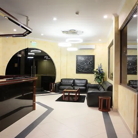 Queens Hotel Angeles City-3
