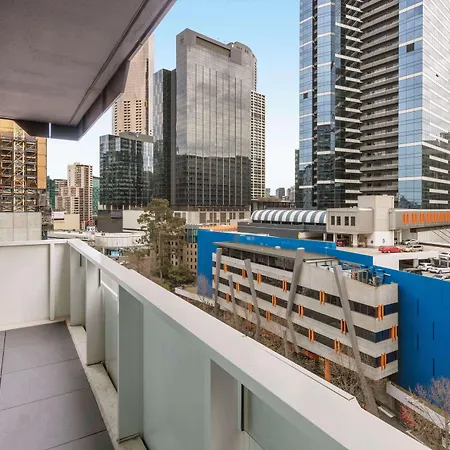 Oaks Melbourne Southbank Suites-2