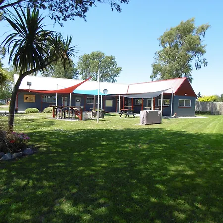 Glenavys Waitaki River Motor Camp-3