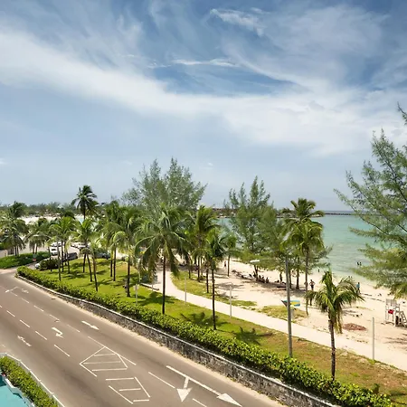 Courtyard By Marriott Nassau Downtown/Junkanoo Beach-3