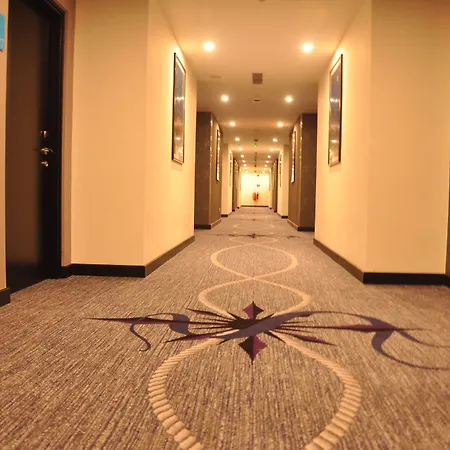 Fairway Colombo - Sri Lanka'S First Hotel With Robot Technology-2