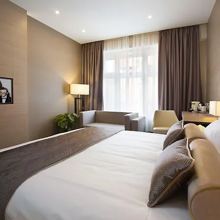 Dominic Smart & Luxury Suites - Republic Square-2