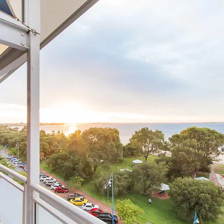 Spinnakers By Rockingham Apartments-3