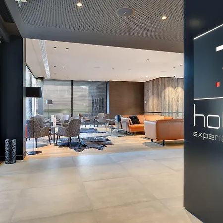 R Hotel Experiences-3