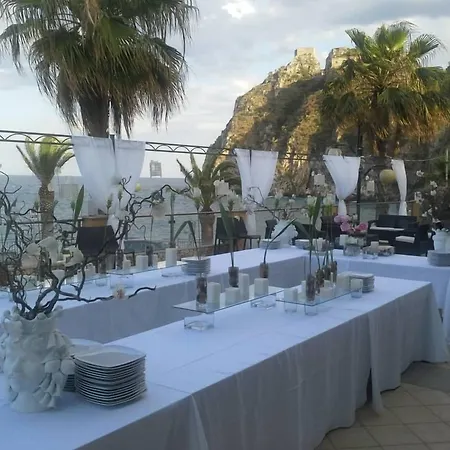 Elihotel-2