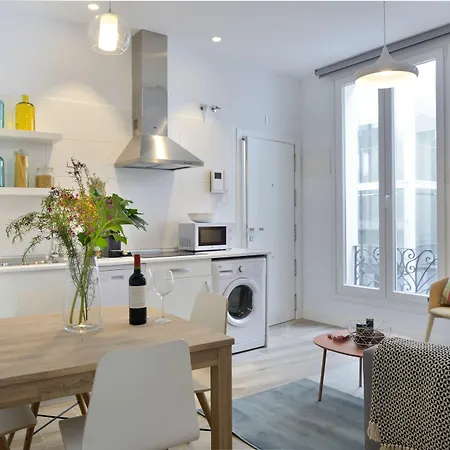Nqn Aparts & Suites Madrid-3