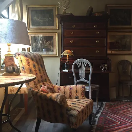 La Maison Rousseau Chambre d'hôtes-3