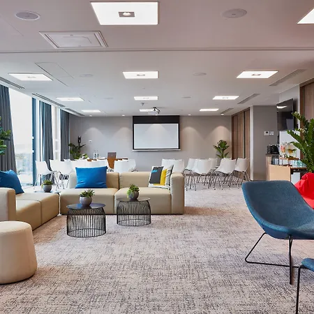 Courtyard By Marriott Edinburgh West-2
