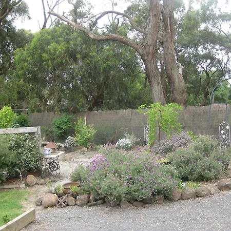 Honeyeater Cottage-2