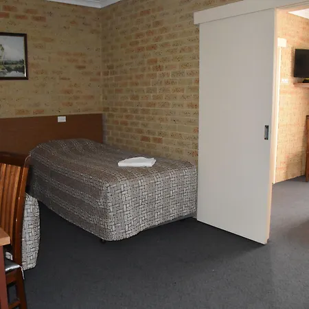 Mount Barker Valley Views Motel & Chalets, Western Australia-2