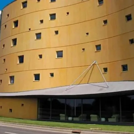 Standing Hotel Suites By Actisource-3
