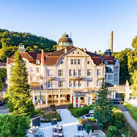 Hotel Badehof-2