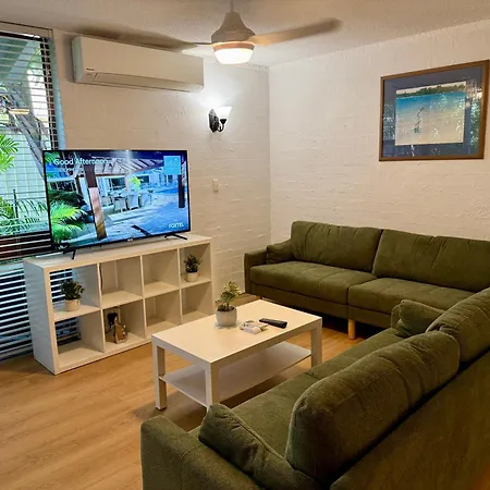 Burleigh Palms Holiday Apartments-2