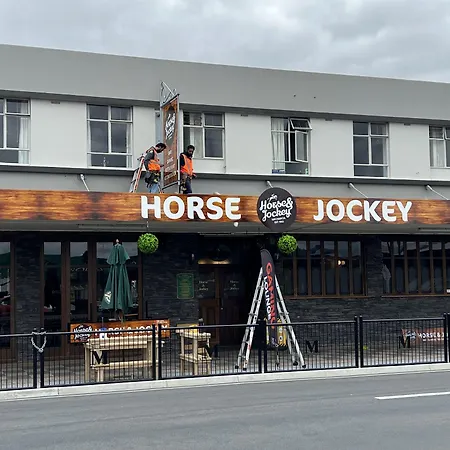 Horse And Jockey Inn-3