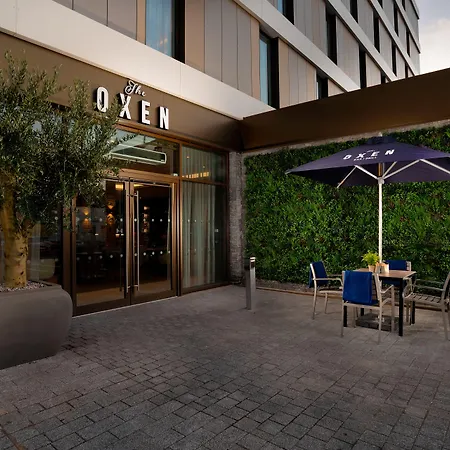 Courtyard By Marriott Oxford South-3