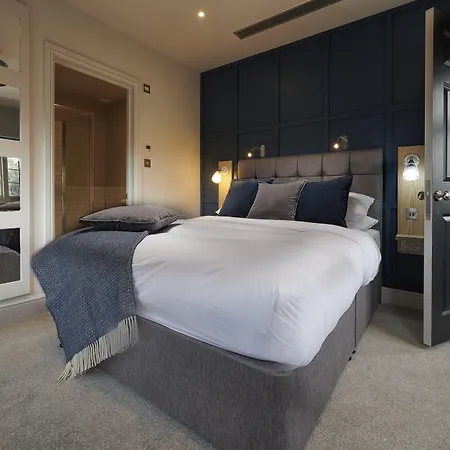 The Bridge Pub & Rooms-3