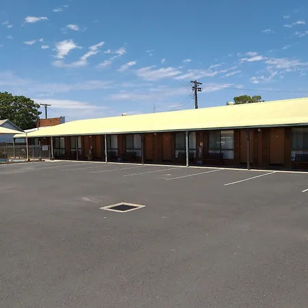 Country Mile Motor Inn-3