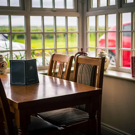 Three Horseshoes Inn-2