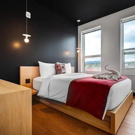Raven Inn Whitehorse-3