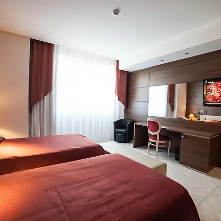Family Center Hotel-2