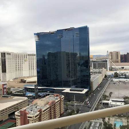 True 1Br Balcony Suite With Strip View At Mgm Signature-2
